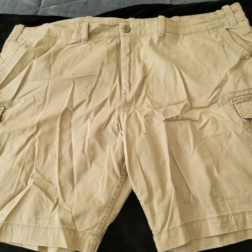 Foundry cargo shorts